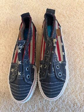 Womens Star-Spangled Slip-On Canvas Sneakers - Navy and Red